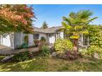 Spacious and Bright Parksville Rancher - Rheumer Cres