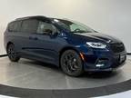 2025 Chrysler Pacifica Hybrid Select