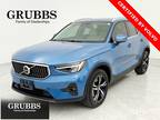 2023 Volvo XC40 B5 Plus Bright Theme