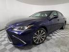 2019 Lexus ES