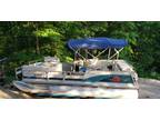 21 foot Tracker Party Barge 21 Signature