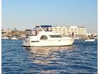 1994 Carver 440 Aft Cabin Motor Yacht Boat for Sale