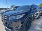 2019 Toyota Highlander SE w/Navigation & Moonroof