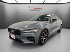 2024 Volvo S60 B5 Plus Dark Theme