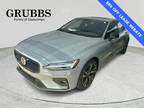 2024 Volvo S60 B5 Core Dark Theme