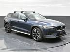 2025 Volvo V60 Cross Country