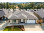 Family-Friendly Home Near Trails & Beaches