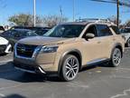 2025 Nissan Pathfinder Platinum