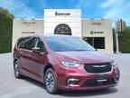 2023 Chrysler Pacifica Plug-In Hybrid Touring L