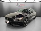 2024 Volvo S60 B5 Plus Dark Theme