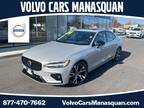 2024 Volvo S60 B5 Plus Dark Theme
