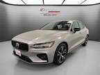 2024 Volvo S60 B5 Plus Dark Theme