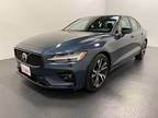 2024 Volvo S60 B5 Plus Dark Theme