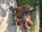 Vic Bennett team roping saddle