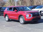 2024 Mitsubishi Outlander ES