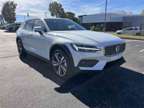 2025 Volvo V60 Cross Country B5 Plus
