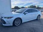 2021 Toyota Avalon Limited w/Navigation & Sunroof