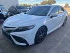 2022 Toyota Camry SE w/Convenience Pkg & Moonroof