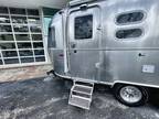 2025 Airstream Globetrotter 25FB Twin