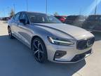 2024 Volvo S60 B5 Plus Dark Theme