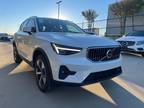 2025 Volvo XC40 B5 Plus Bright Theme