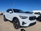 2025 Volvo XC40 B5 Plus Bright Theme