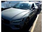 2024 Volvo S60 B5 Plus Dark Theme
