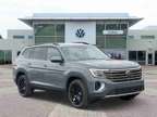 2025 Volkswagen Atlas SE w/Technology