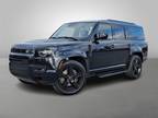 2025 Land Rover Defender 130 X-Dynamic SE AWD SE 400PS