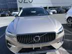 2023 Volvo XC60 B5 Ultimate Bright Theme