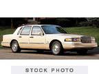 1997 Lincoln Town Car Signature